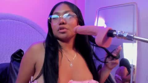 Snapshot of yeika_foxy chatting on July 19, 4:11 pm yeika_foxy online show from July 19, 4:11 pm