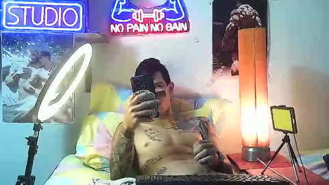 Snapshot of yeisoncastellanos1999 chatting on October 26, 1:33 am yeisoncastellanos1999 online show from October 26, 1:33 am