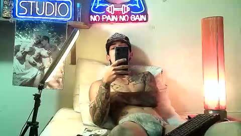 Snapshot of yeisoncastellanos1999 chatting on November 27, 9:55 am yeisoncastellanos1999 online show from November 27, 9:55 am