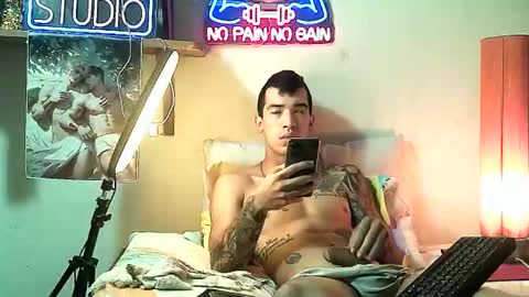 yeisoncastellanos1999 online show from December 22, 9:34 pm