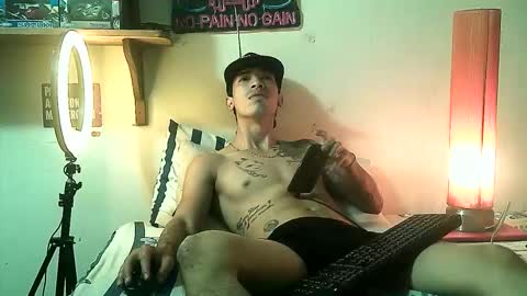 Snapshot of yeisoncastellanos1999 chatting on April 23, 5:48 pm yeisoncastellanos1999 online show from April 23, 5:48 pm
