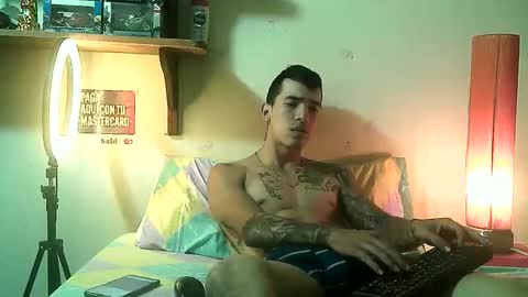 Snapshot of yeisoncastellanos1999 chatting on May 22, 12:33 pm yeisoncastellanos1999 online show from May 22, 12:33 pm