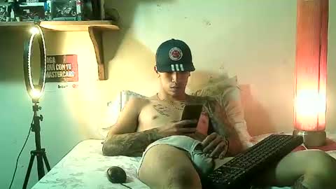 Snapshot of yeisoncastellanos1999 chatting on June 26, 4:44 pm yeisoncastellanos1999 online show from June 26, 4:44 pm