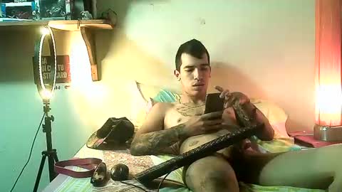 Snapshot of yeisoncastellanos1999 chatting on July 3, 9:43 pm yeisoncastellanos1999 online show from July 3, 9:43 pm