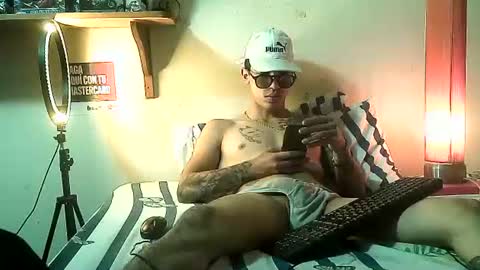 Snapshot of yeisoncastellanos1999 chatting on July 10, 12:37 am yeisoncastellanos1999 online show from July 10, 12:37 am
