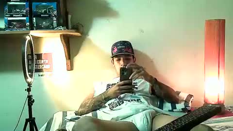 Snapshot of yeisoncastellanos1999 chatting on July 16, 6:14 pm yeisoncastellanos1999 online show from July 16, 6:14 pm