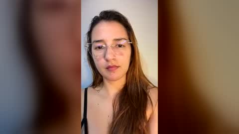 Snapshot of yelaine chatting on July 2, 1:49 am yelaine online show from July 2, 1:49 am