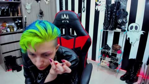 Snapshot of yelena_bondaje chatting on December 11, 9:34 pm Yelena online show from December 11, 9:34 pm