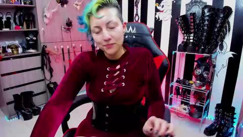 Snapshot of yelena_bondaje chatting on February 11, 8:52 pm Yelena online show from February 11, 8:52 pm