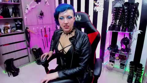 Snapshot of yelena_bondaje chatting on March 10, 9:51 pm Yelena online show from March 10, 9:51 pm