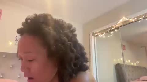 Snapshot of yella_princess chatting on January 7, 4:48 am Yella Princess online show from January 7, 4:48 am