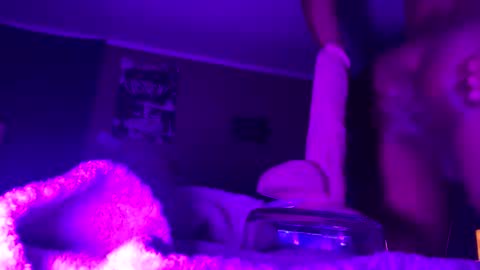 Snapshot of yelladaniella chatting on March 15, 8:53 am Ella Ts online show from March 15, 8:53 am