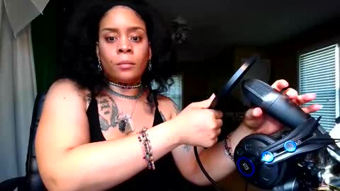 Snapshot of yellareign chatting on June 6, 10:36 pm Yella Reign online show from June 6, 10:36 pm