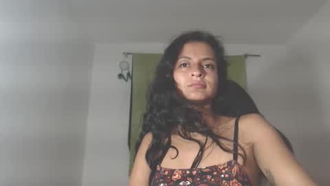 Snapshot of yemaya_28 chatting on December 21, 11:23 pm Yemaya 28 online show from December 21, 11:23 pm