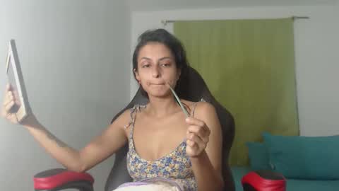 Snapshot of yemaya_28 chatting on January 10, 6:15 am Yemaya 28 online show from January 10, 6:15 am