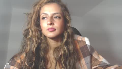 Snapshot of yemaya_28 chatting on March 14, 4:51 am Yemaya 28 online show from March 14, 4:51 am