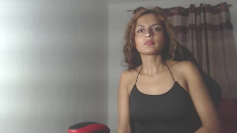 Snapshot of yemaya_28 chatting on March 16, 3:56 am Yemaya 28 online show from March 16, 3:56 am