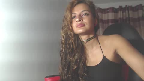 Snapshot of yemaya_28 chatting on March 16, 5:44 am Yemaya 28 online show from March 16, 5:44 am