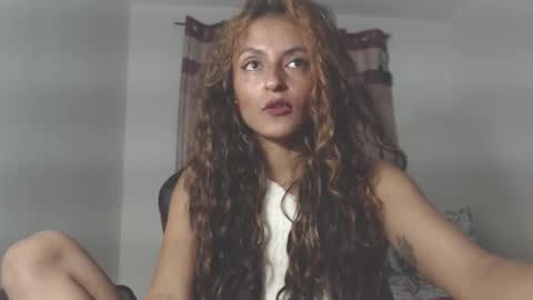 Snapshot of yemaya_28 chatting on March 21, 6:18 am Yemaya 28 online show from March 21, 6:18 am