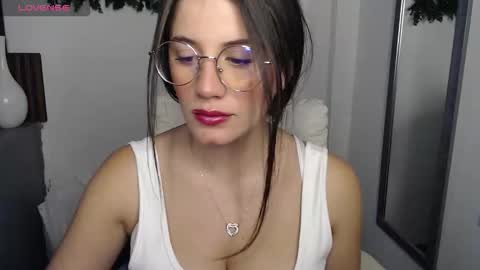 Yenni online show from February 6, 9:40 pm