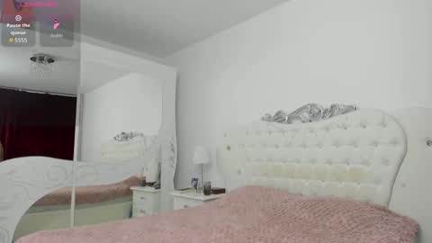 yennefer13 online show from November 17, 9:31 pm