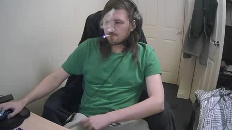 Snapshot of yeovil_alex chatting on December 15, 1:35 am Alex online show from December 15, 1:35 am