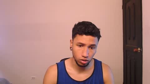 Snapshot of yerfon_s1 chatting on January 4, 5:16 pm Yeff ind. model online show from January 4, 5:16 pm