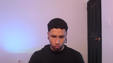 Snapshot of yerfon_s1 chatting on January 8, 6:20 pm Yeff ind. model online show from January 8, 6:20 pm