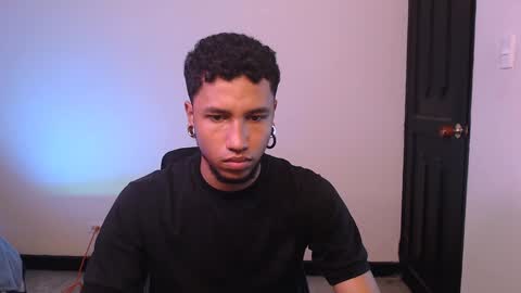 Snapshot of yerfon_s1 chatting on January 9, 12:25 am Yeff ind. model online show from January 9, 12:25 am