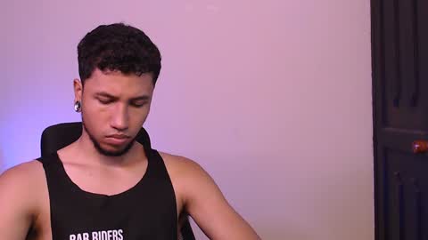 Snapshot of yerfon_s1 chatting on January 9, 8:55 pm Yeff ind. model online show from January 9, 8:55 pm