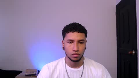 Snapshot of yerfon_s1 chatting on January 27, 5:04 pm Yeff ind. model online show from January 27, 5:04 pm