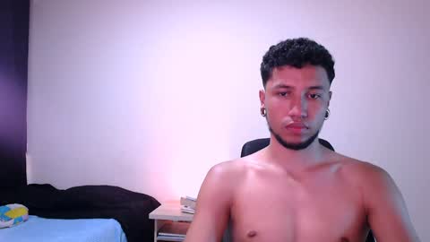 Snapshot of yerfon_s1 chatting on February 5, 1:58 am Yeff ind. model online show from February 5, 1:58 am