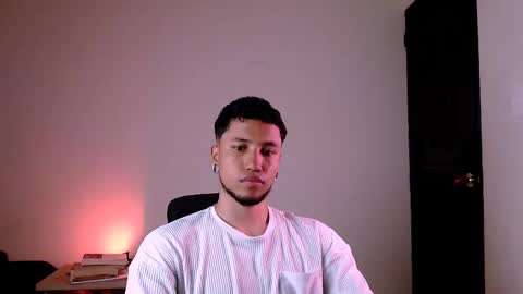 Snapshot of yerfon_s1 chatting on February 21, 9:32 pm Yeff ind. model online show from February 21, 9:32 pm