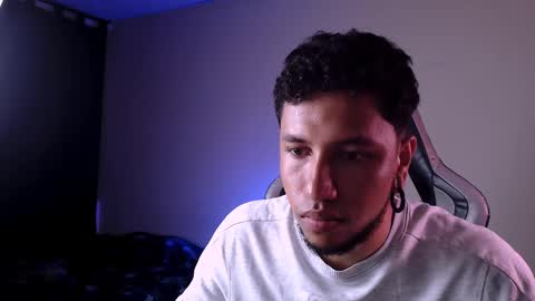 Snapshot of yerfon_s1 chatting on March 2, 7:10 am Yeff ind. model online show from March 2, 7:10 am