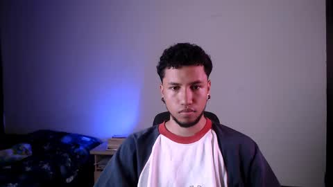 Snapshot of yerfon_s1 chatting on March 5, 12:59 am Yeff ind. model online show from March 5, 12:59 am