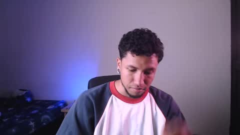 Snapshot of yerfon_s1 chatting on March 6, 5:35 am Yeff ind. model online show from March 6, 5:35 am