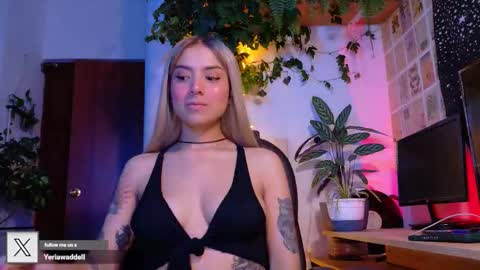 yeriawaddell  online show from November 14, 10:29 pm