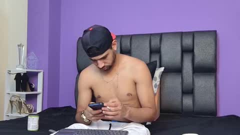 Snapshot of yerk_drom chatting on October 6, 6:49 pm yerk_drom online show from October 6, 6:49 pm
