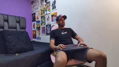 Snapshot of yerk_drom chatting on October 11, 6:06 pm yerk_drom online show from October 11, 6:06 pm