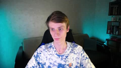 Snapshot of yes_cute_boy_ chatting on April 8, 7:14 pm Eden online show from April 8, 7:14 pm