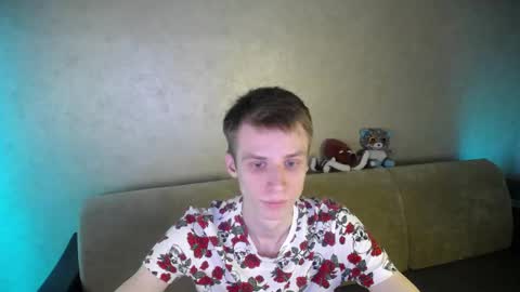 Snapshot of yes_cute_boy_ chatting on May 26, 12:39 am Eden online show from May 26, 12:39 am