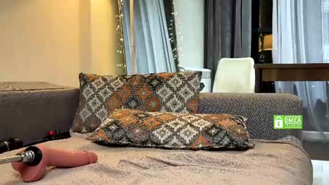 Snapshot of yes_mommy_zlata chatting on June 10, 8:19 pm Zlata online show from June 10, 8:19 pm
