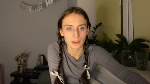 Snapshot of yes_to_heaven chatting on February 1, 9:29 pm Zoe online show from February 1, 9:29 pm