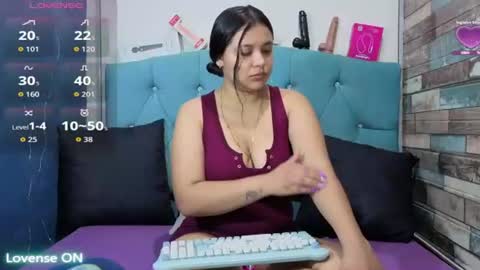 Snapshot of yesamin_stone18 chatting on July 16, 12:11 pm yesamin_stone18 online show from July 16, 12:11 pm