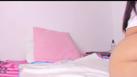 yesicasquirt65 online show from December 4, 12:14 pm