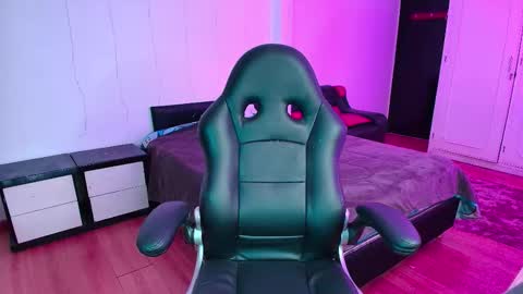 Snapshot of yesie_hot2 chatting on November 24, 11:15 pm yesie_hot2 online show from November 24, 11:15 pm