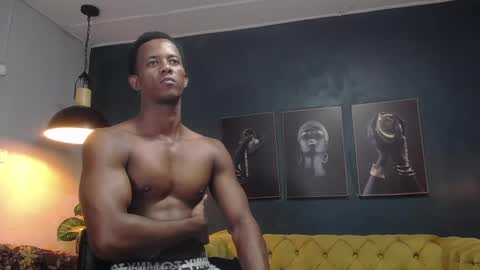 Snapshot of yess_fit chatting on February 16, 8:32 am yess fit online show from February 16, 8:32 am