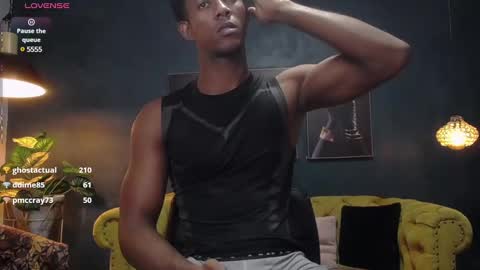 Snapshot of yess_fit chatting on February 21, 7:45 am yess fit online show from February 21, 7:45 am