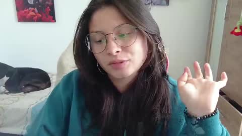 Snapshot of yessica_gomez01 chatting on May 4, 10:06 pm yessica_gomez01 online show from May 4, 10:06 pm