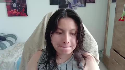 Snapshot of yessica_gomez01 chatting on May 31, 7:59 pm yessica_gomez01 online show from May 31, 7:59 pm